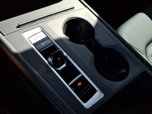 New 2026 Volkswagen Atlas Cross Sport SE image 19