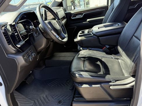 Used 2024 Chevrolet Silverado 3500 LT AWD/4WD image 17