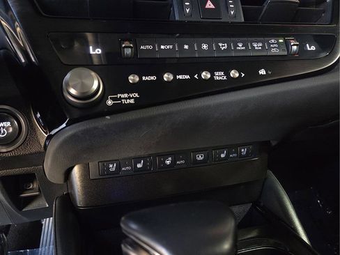 Used 2024 Lexus ES 300h Ultra Luxury w/ Accessory Package (Z2) FWD image 22