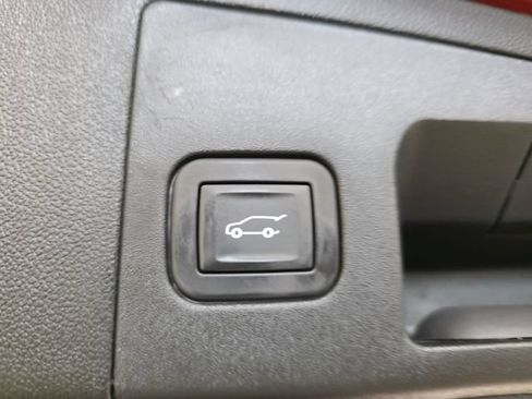 Used 2026 Cadillac XT5 Luxury w/ LPO, Floor Liner Package AWD/4WD image 13