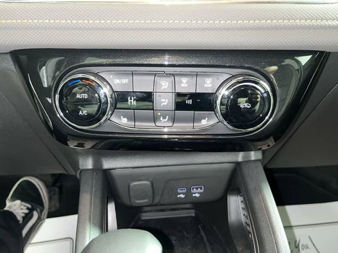 New 2025 Chevrolet TrailBlazer ACTIV w/ Convenience Package FWD image 39