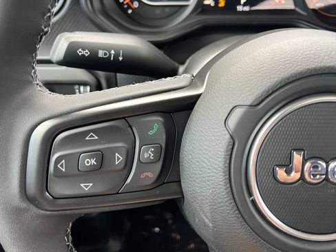 New 2026 Jeep Gladiator Mojave w/ Technology Group AWD/4WD image 23