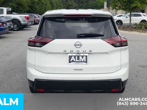 Used 2024 Nissan Rogue S FWD image 6