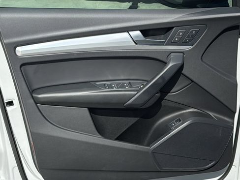 Certified 2024 Audi Q5 2.0T Premium w/ Convenience Package image 11