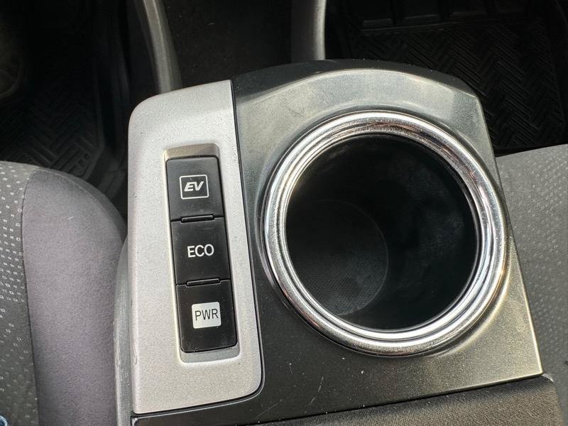 Used 2014 Toyota Prius V Two FWD image 21