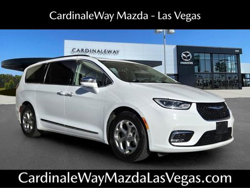 Used 2022 Chrysler Pacifica Limited FWD image 1