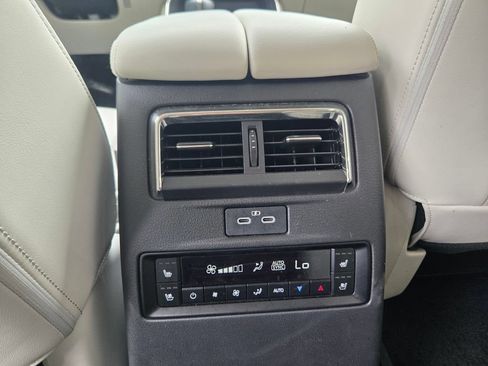 Certified 2024 MAZDA CX-90 3.3 Turbo S w/ Premium Plus AWD/4WD image 13