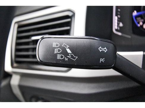 Used 2022 Volkswagen Atlas Cross Sport SE FWD image 20