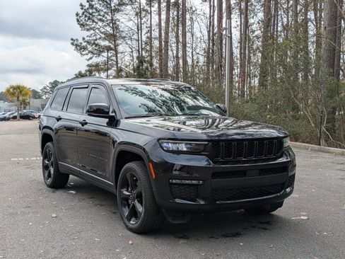 Used 2024 Jeep Grand Cherokee L Limited w/ Black Appearance Package AWD/4WD image 8
