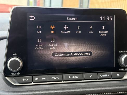 Used 2025 Nissan Rogue SV w/ SV Premium Package FWD image 3