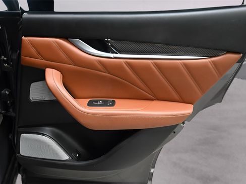 Used 2019 Maserati Levante GTS AWD/4WD image 16