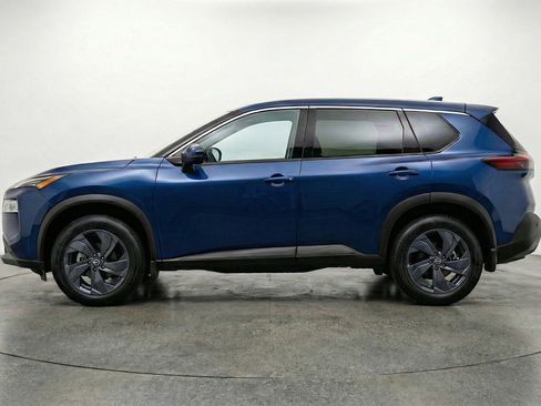 Used 2025 Nissan Rogue SV FWD image 5