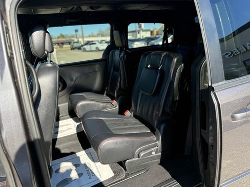 Used 2017 Dodge Grand Caravan GT FWD image 12