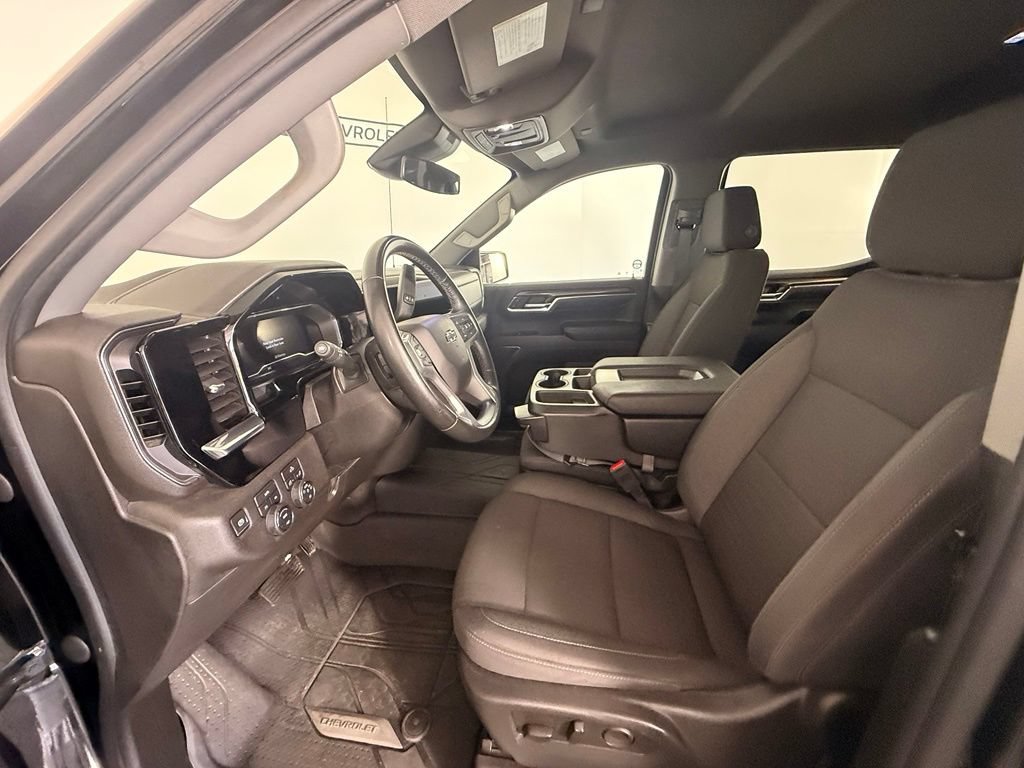 Used 2024 Chevrolet Silverado 1500 RST AWD/4WD image 21