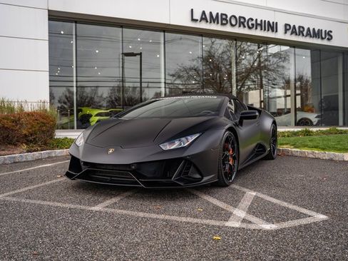 Used 2022 Lamborghini Huracan EVO image 8