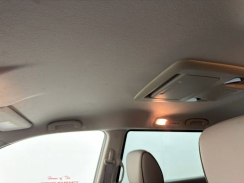 Used 2015 Nissan Quest SL FWD image 15
