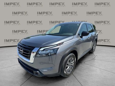 Used 2025 Nissan Pathfinder S FWD image 1