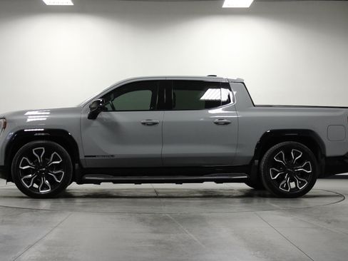 Used 2024 GMC Sierra EV Denali AWD/4WD image 7