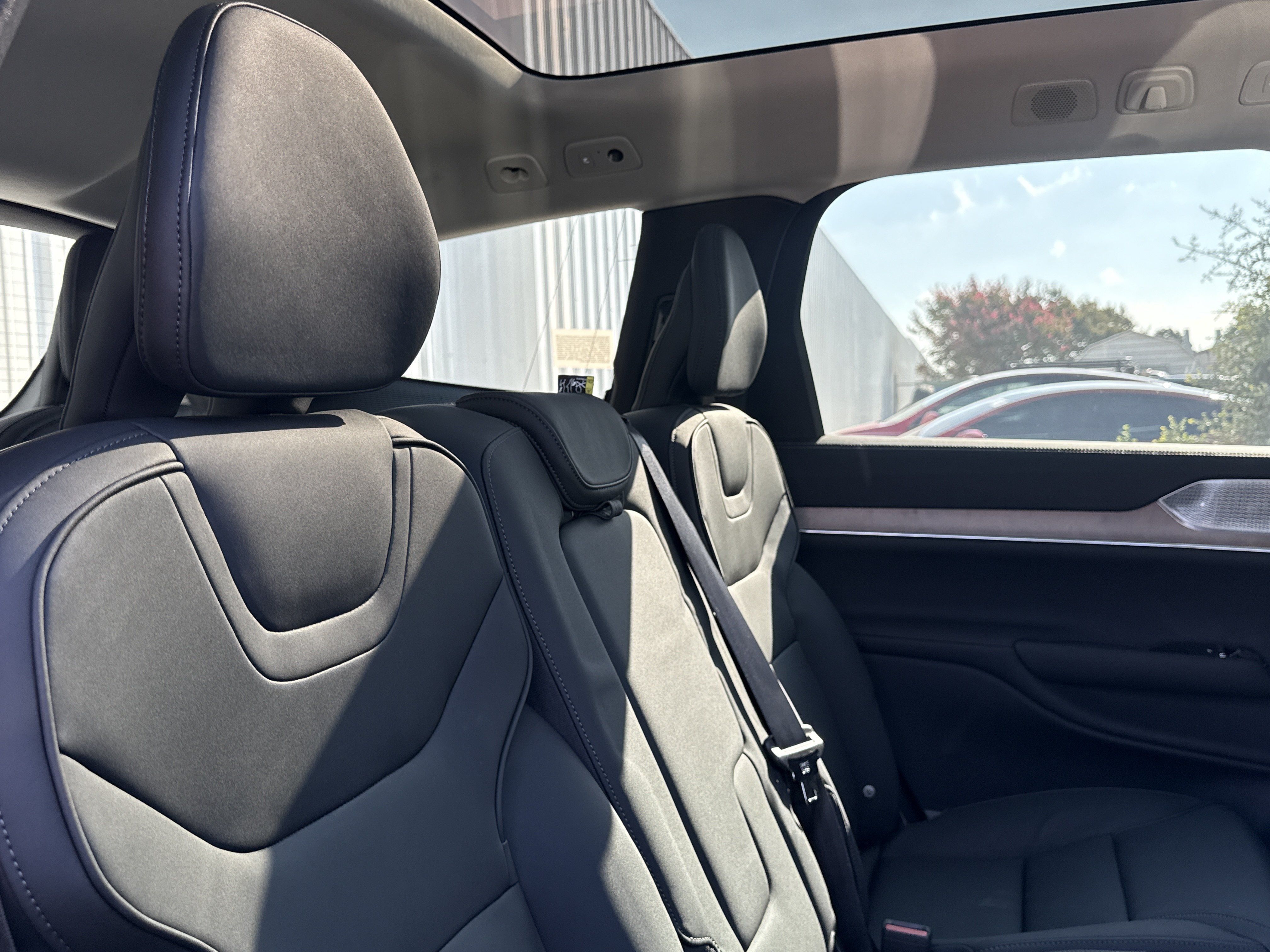 Used 2025 Volvo EX90 Ultra AWD/4WD image 9