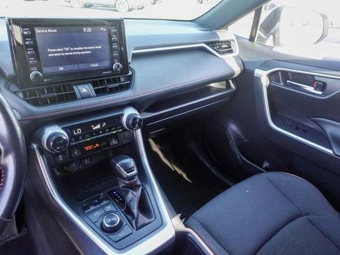 Used 2022 Toyota RAV4 SE image 23