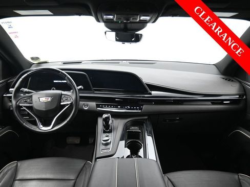 Used 2024 Cadillac Escalade ESV Sport w/ Heavy-Duty Trailer Package image 16