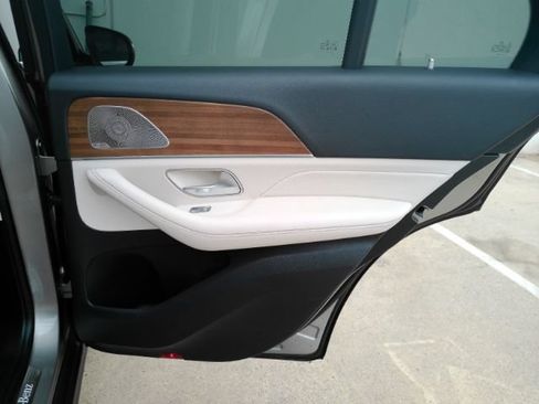 Used 2021 Mercedes-Benz GLE 350 w/ Premium Package image 26