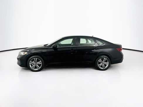 Used 2024 Volkswagen Jetta SE FWD image 4