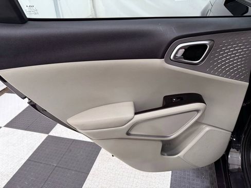 Used 2023 Kia Soul LX image 14