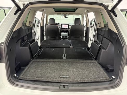 Used 2024 Volkswagen Atlas Peak Edition SE image 36