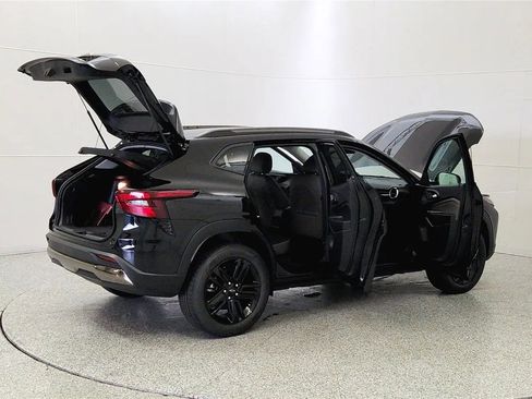 New 2026 Chevrolet Trax ACTIV w/ Driver Confidence Package FWD image 12
