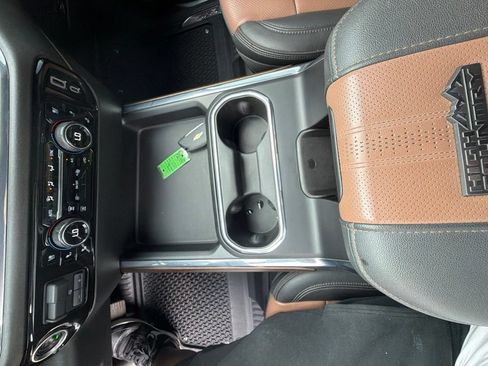 Used 2024 Chevrolet Silverado 2500 High Country w/ Technology Package AWD/4WD image 16