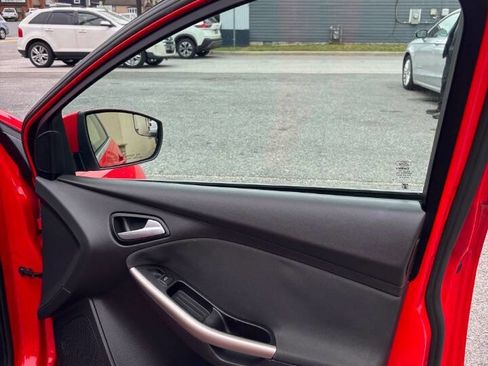 Used 2012 Ford Focus SEL FWD image 13
