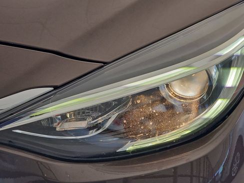 Used 2017 INFINITI QX30 Premium w/ Navigation Package image 34