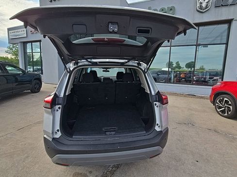 Used 2023 Nissan Rogue SV AWD/4WD image 19