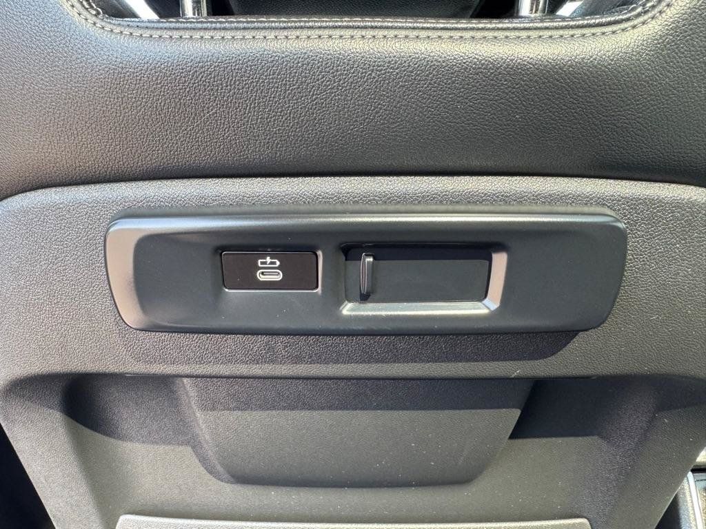 Used 2019 BMW X7 xDrive40i w/ Cold Weather Package AWD/4WD image 36