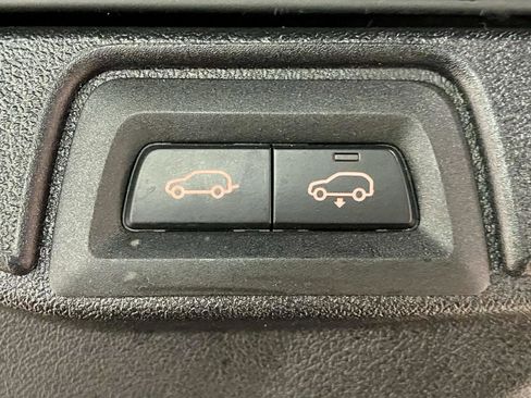 Used 2024 BMW X7 xDrive40i w/ M Sport Package AWD/4WD image 38