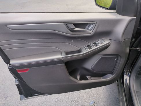 Used 2023 Ford Escape Active AWD/4WD image 9