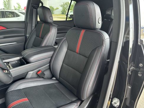 Certified 2024 Chevrolet Traverse RS w/ LPO, Floor Liner Package AWD/4WD image 13