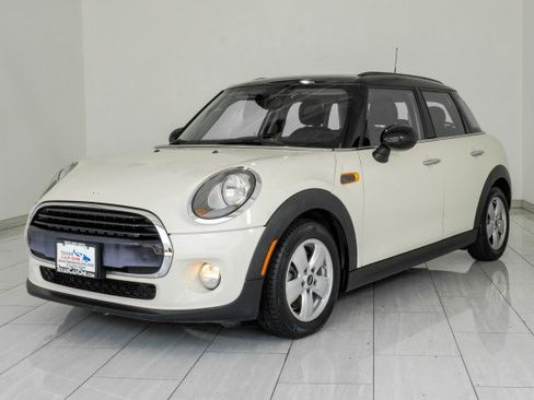 Used 2016 MINI Cooper 4-Door Hardtop FWD image 4