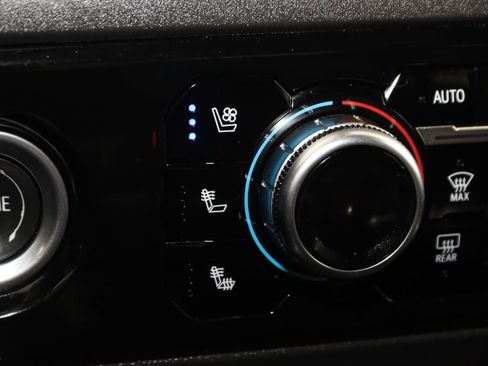 Used 2023 GMC Sierra 1500 SLT w/ SLT Convenience Package image 8