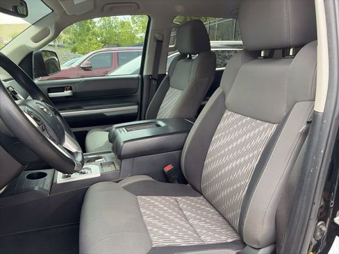 Used 2018 Toyota Tundra SR5 w/ SR5 Upgrade Package image 23