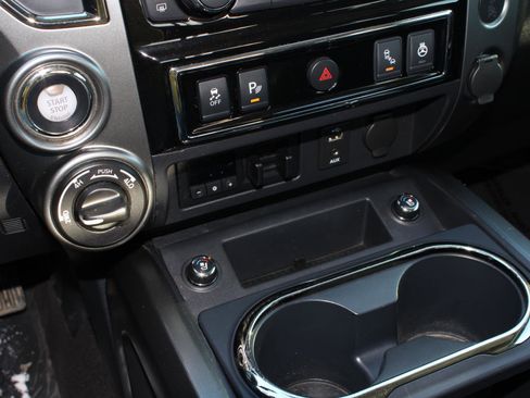 Used 2017 Nissan Titan Platinum Reserve image 11