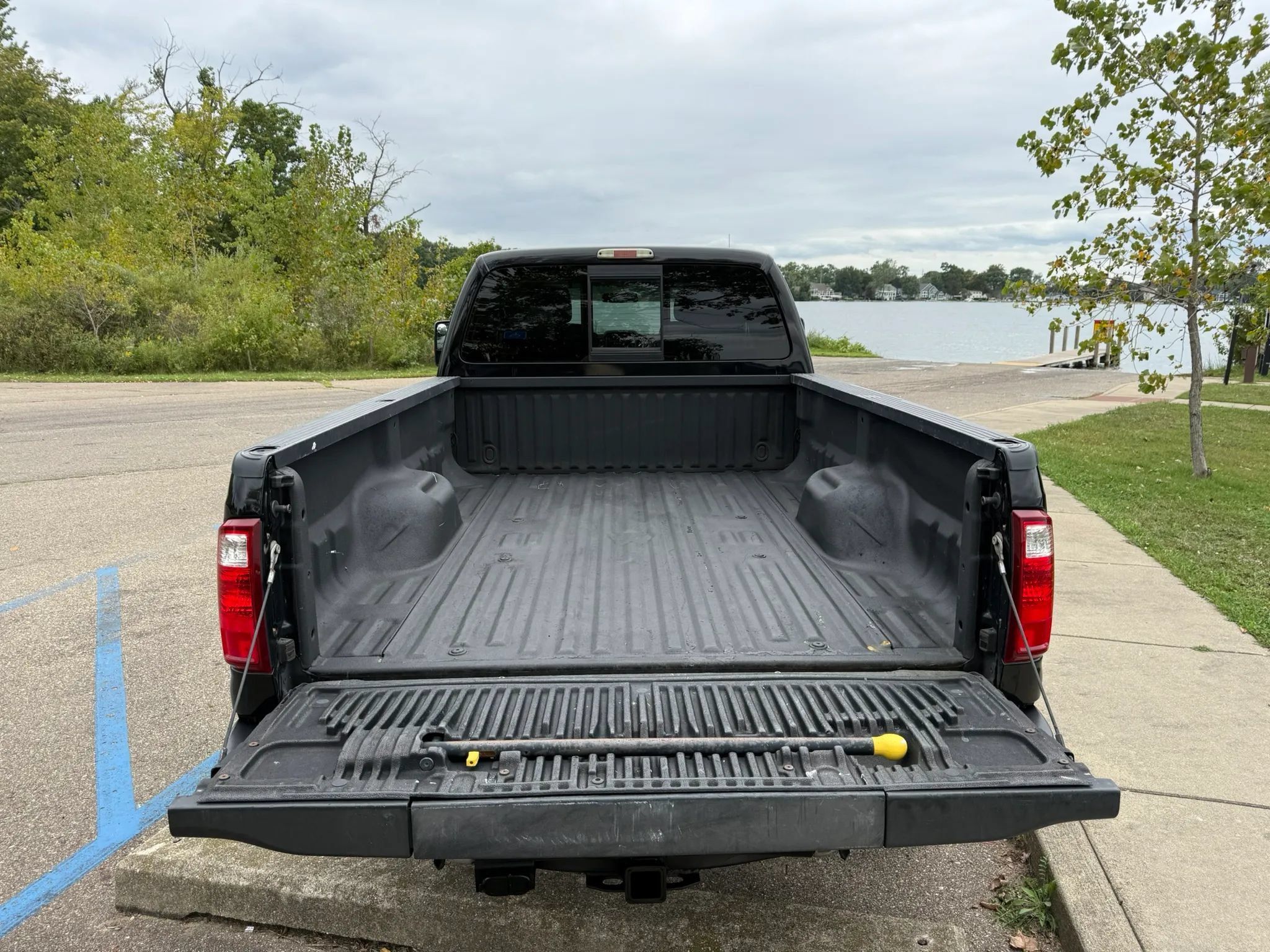 Used 2016 Ford F350 Lariat w/ Chrome Package AWD/4WD image 10
