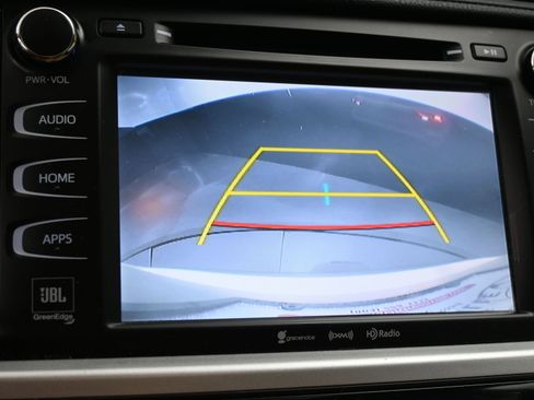 Used 2018 Toyota Highlander Limited image 13