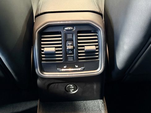 Used 2024 Porsche Macan Turbo image 23