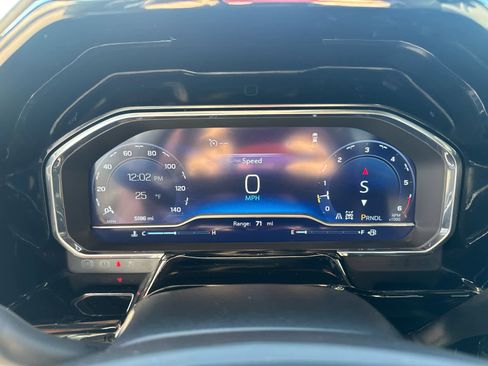 Used 2025 Chevrolet Silverado 2500 ZR2 image 21