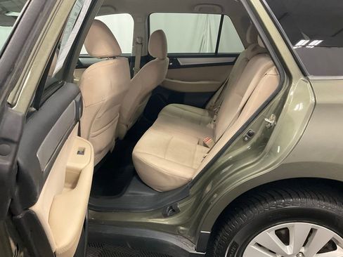Used 2017 Subaru Outback 2.5i Premium image 21