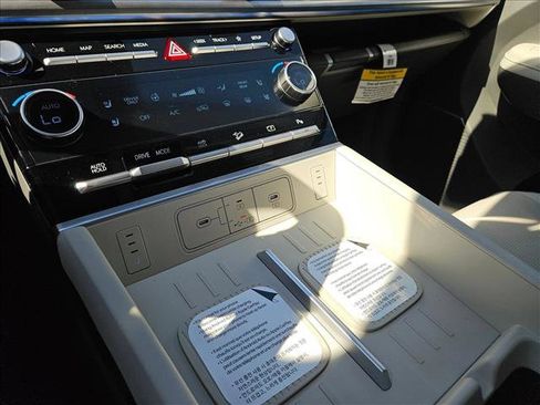 New 2026 Hyundai Santa Fe Calligraphy image 15