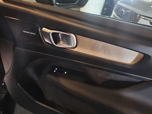 Certified 2024 Volvo XC40 B5 Plus w/ Protection Package Premier AWD/4WD image 11