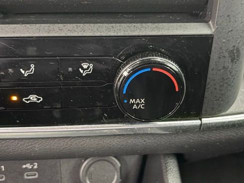 Used 2024 Nissan Rogue S image 25